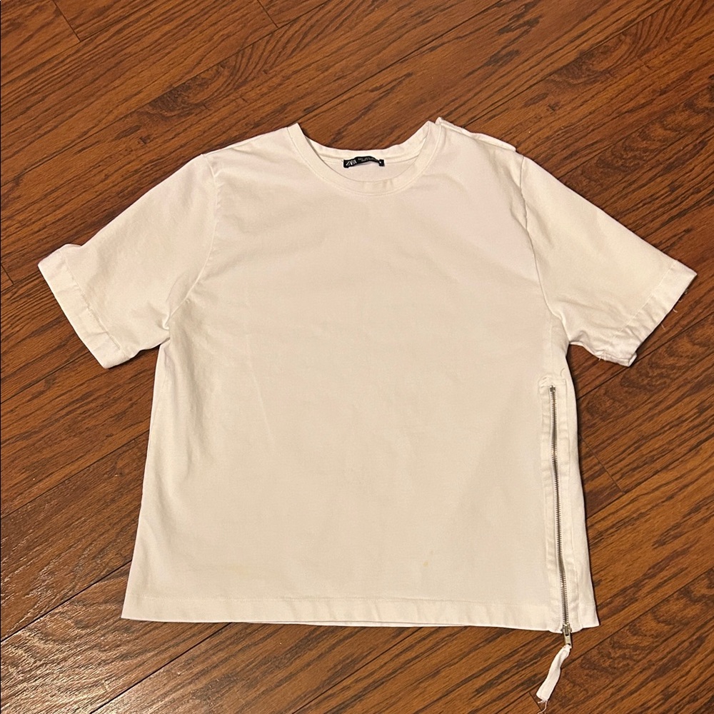 Zara white Short Sleeve Top with zipper and shoulder strap. Large